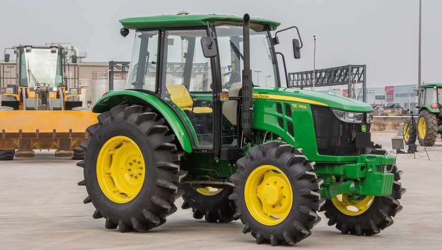 /static/active/2016315/style/johndeere-8.jpg